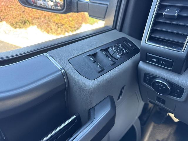 Photo of 2019 Agate Black Metallic Ford F-250