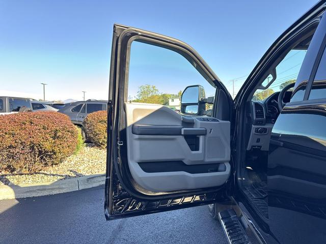 Photo of 2019 Agate Black Metallic Ford F-250