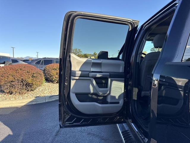 Photo of 2019 Agate Black Metallic Ford F-250