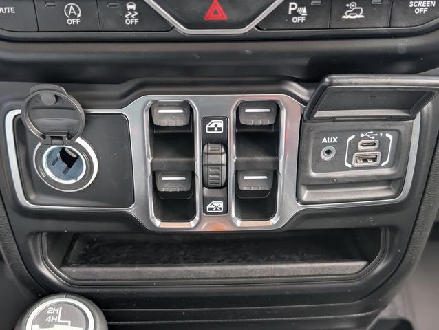 Photo of 2021 Black Clearcoat Jeep Wrangler Unlimited