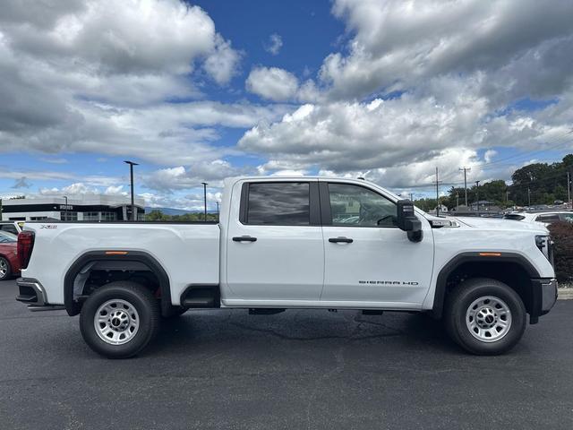 Photo of 2025 Summit White GMC Sierra 3500