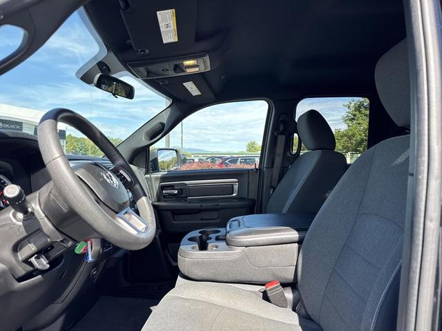 Photo of 2022 Diamond Black Crystal Pearlcoat RAM 1500 Classic