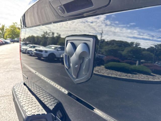 Photo of 2022 Diamond Black Crystal Pearlcoat RAM 1500 Classic