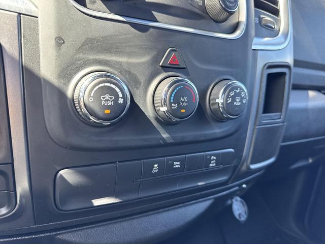 Photo of 2022 Diamond Black Crystal Pearlcoat RAM 1500 Classic