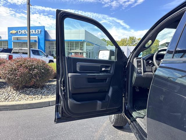 Photo of 2022 Diamond Black Crystal Pearlcoat RAM 1500 Classic