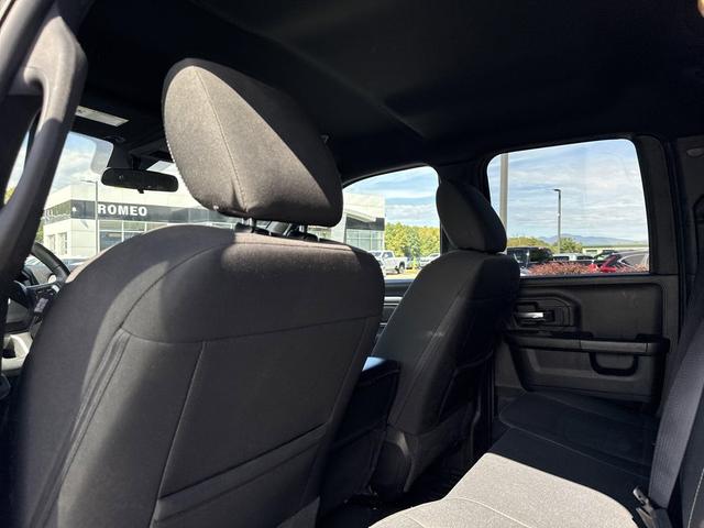 Photo of 2022 Diamond Black Crystal Pearlcoat RAM 1500 Classic