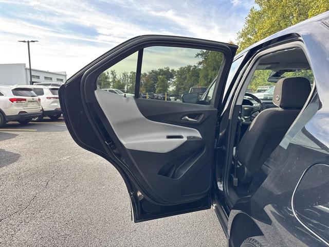 Photo of 2024 Mosaic Black Metallic Chevrolet Equinox