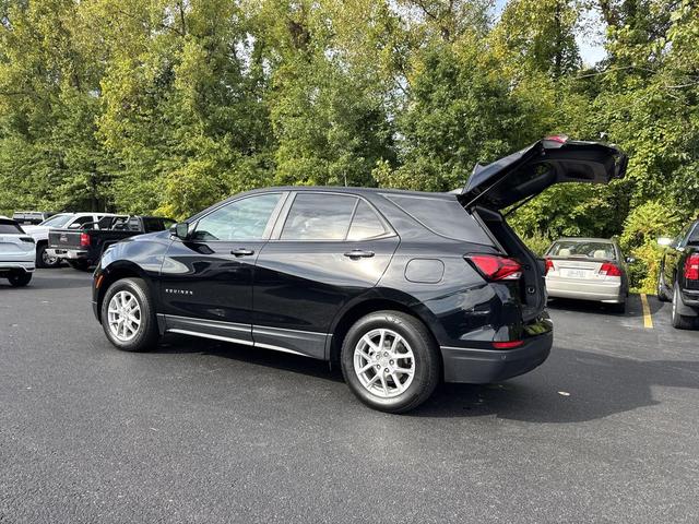 Photo of 2024 Mosaic Black Metallic Chevrolet Equinox