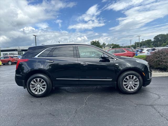 Photo of 2017 Stellar Black Metallic Cadillac XT5