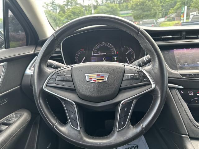 Photo of 2017 Stellar Black Metallic Cadillac XT5