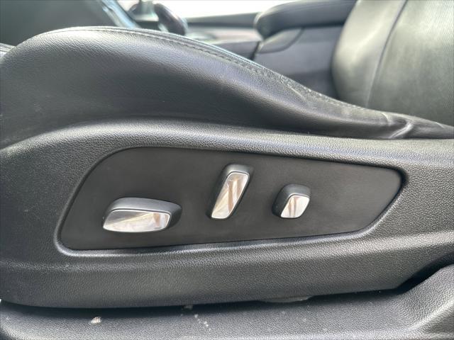 Photo of 2017 Stellar Black Metallic Cadillac XT5