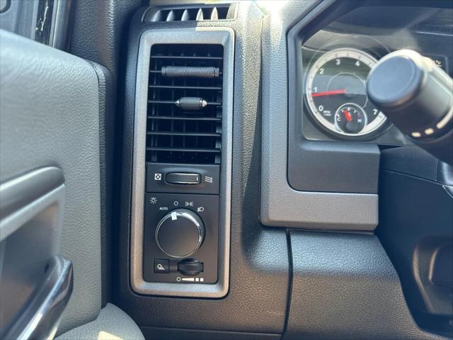 Photo of 2018 Brilliant Black Crystal Pearlcoat RAM 3500