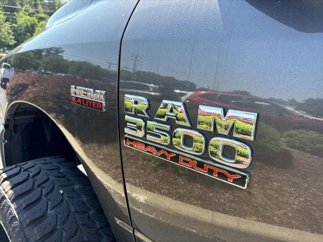 Photo of 2018 Brilliant Black Crystal Pearlcoat RAM 3500
