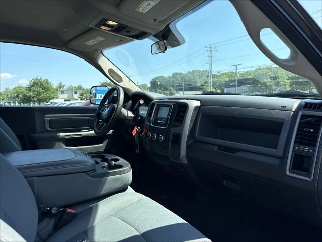 Photo of 2018 Brilliant Black Crystal Pearlcoat RAM 3500