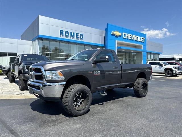 Photo of 2018 Brilliant Black Crystal Pearlcoat RAM 3500