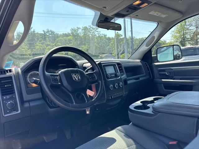 Photo of 2018 Brilliant Black Crystal Pearlcoat RAM 3500