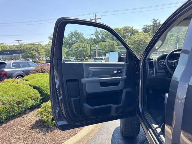 Photo of 2018 Brilliant Black Crystal Pearlcoat RAM 3500