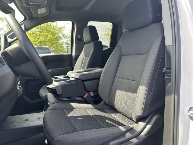 Photo of 2025 Summit White GMC Sierra 1500