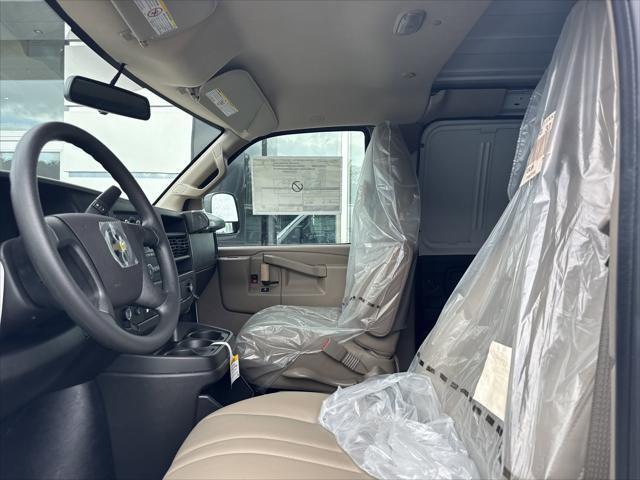 Photo of 2025 Summit White Chevrolet Express 2500