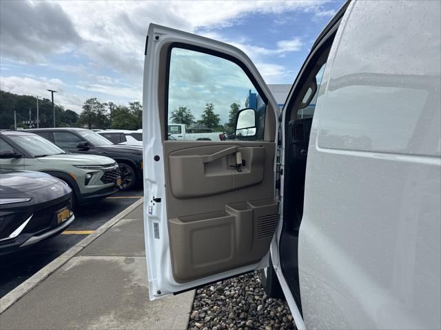 Photo of 2025 Summit White Chevrolet Express 2500