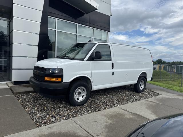 Photo of 2025 Summit White Chevrolet Express 2500