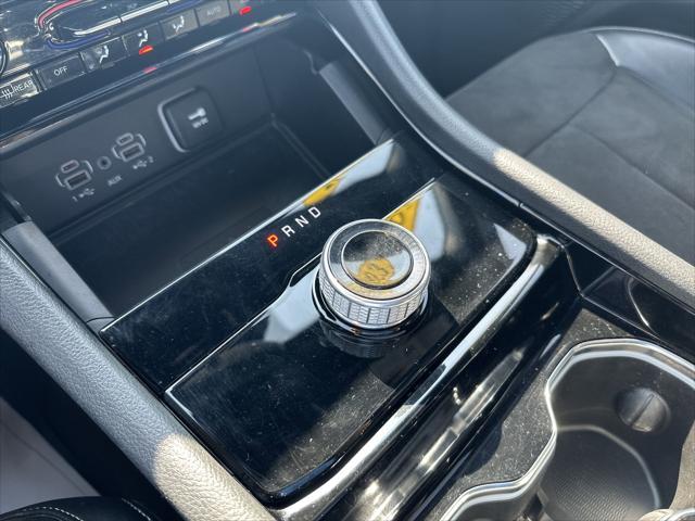 Photo of 2023 Bright White Clearcoat Jeep Grand Cherokee