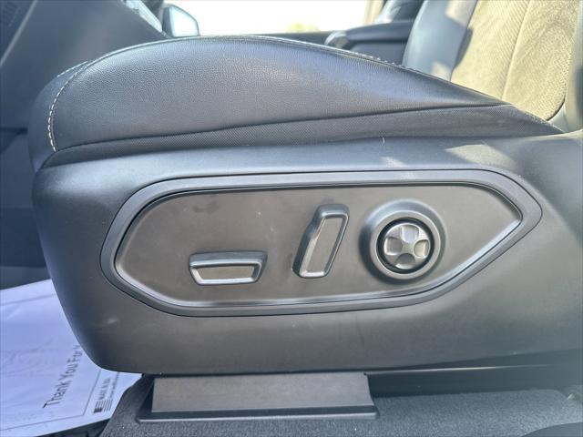 Photo of 2023 Bright White Clearcoat Jeep Grand Cherokee