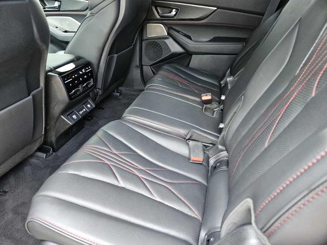 Photo of 2024 Liquid Carbon Metallic Acura MDX