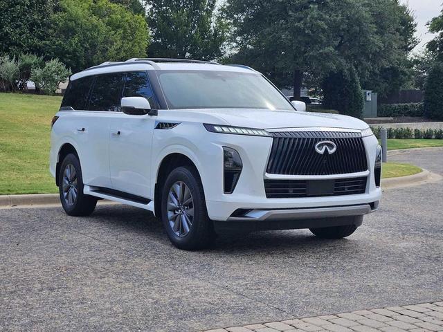 Photo of 2025 Radiant White INFINITI QX80
