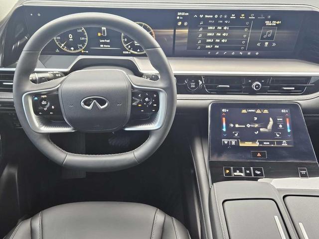 Photo of 2025 Radiant White INFINITI QX80