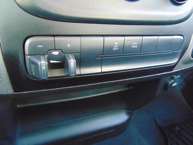 Photo of 2021 White RAM 1500 Classic