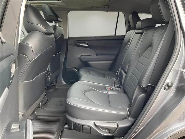 Photo of 2022 Magnetic Gray Metallic Toyota Highlander