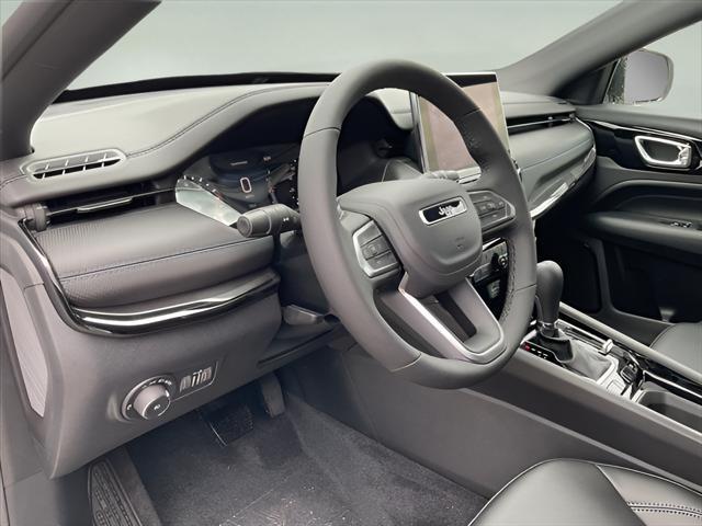 Photo of 2025 Bright White Clearcoat Jeep Compass