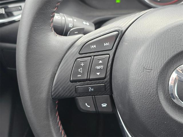 Photo of 2014 Snowflake White Pearl Mica Mazda Mazda3