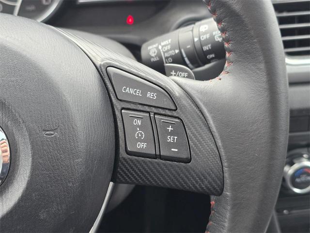 Photo of 2014 Snowflake White Pearl Mica Mazda Mazda3