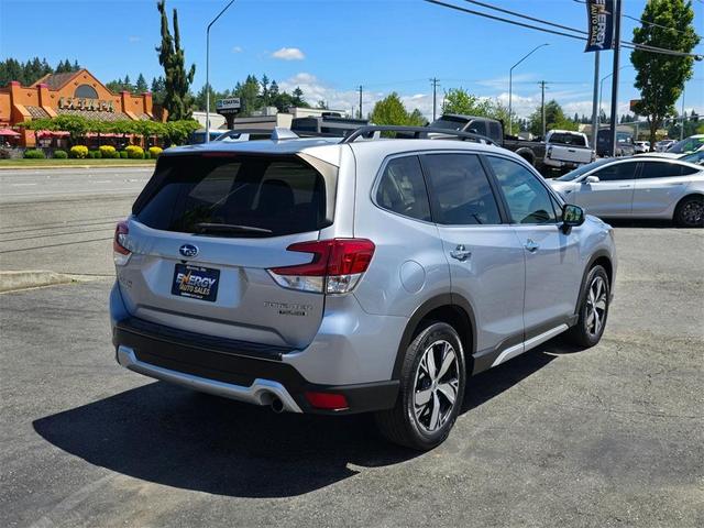 Photo of 2019 Ice Silver Metallic Subaru Forester