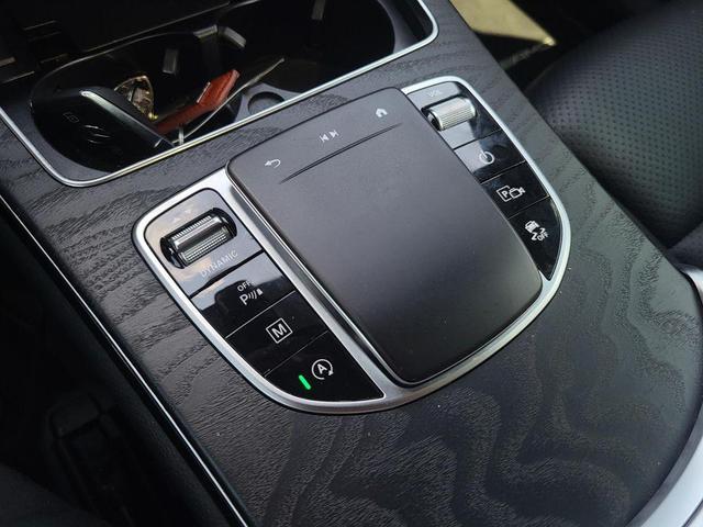 Photo of 2021 Black Mercedes-Benz GLC 300
