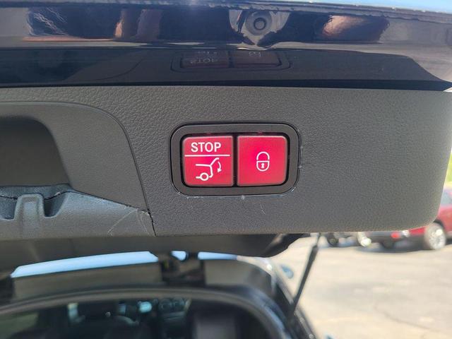 Photo of 2021 Black Mercedes-Benz GLC 300