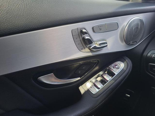 Photo of 2021 Black Mercedes-Benz GLC 300