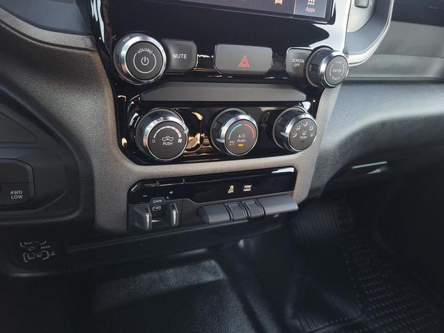 Photo of 2025 Diamond Black Crystal Pearlcoat RAM 2500