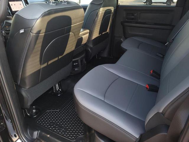 Photo of 2025 Diamond Black Crystal Pearlcoat RAM 2500
