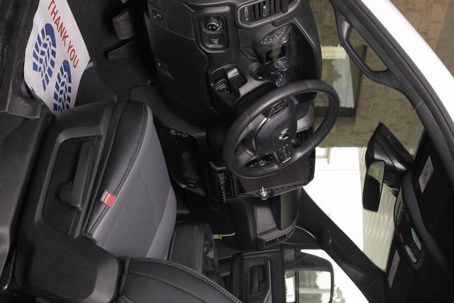 Photo of 2025 Diamond Black Crystal Pearlcoat RAM 2500