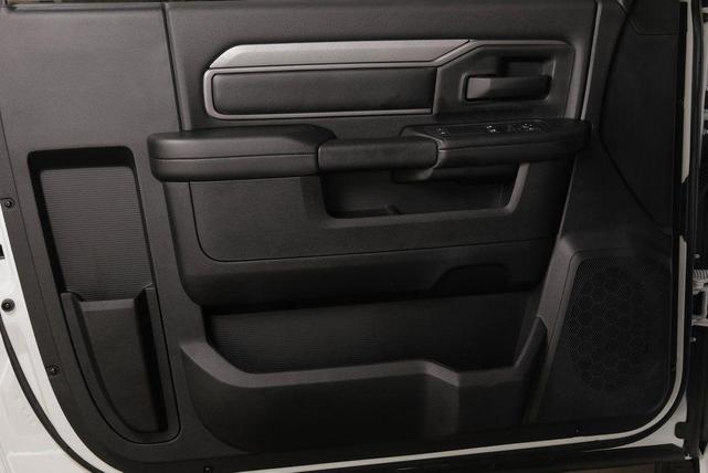 Photo of 2025 Diamond Black Crystal Pearlcoat RAM 2500