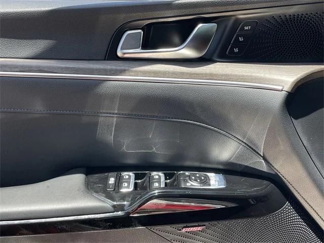 Photo of 2021 Passion Red Kia K5