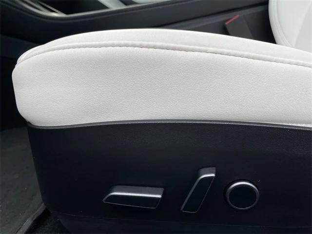Photo of 2021 Midnight Silver Tesla Model 3