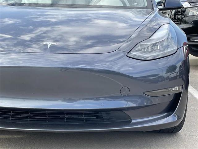 Photo of 2021 Midnight Silver Tesla Model 3