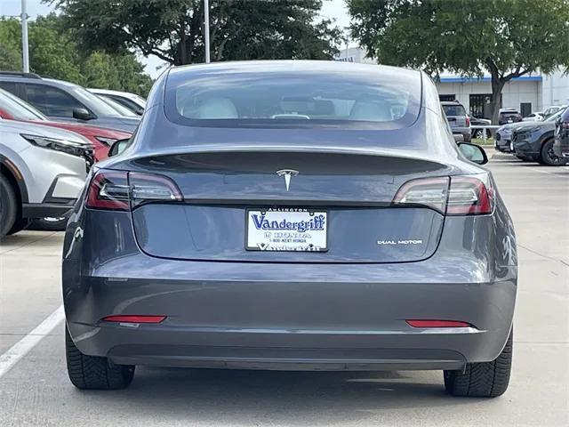 Photo of 2021 Midnight Silver Tesla Model 3