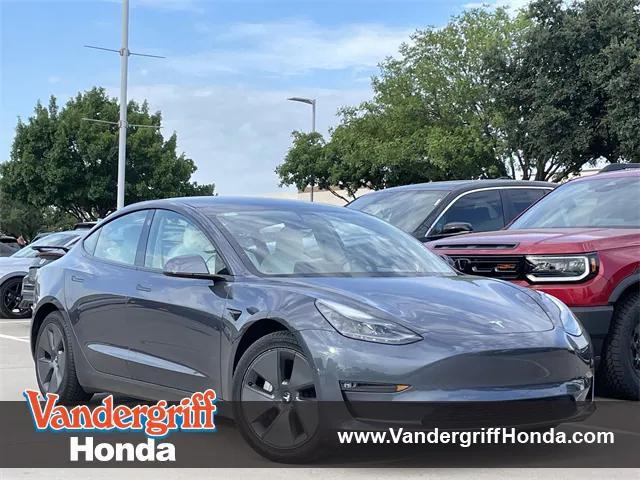 Photo of 2021 Midnight Silver Tesla Model 3