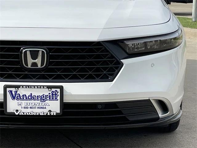 Photo of 2025 Platinum White Pearl Honda Accord Hybrid
