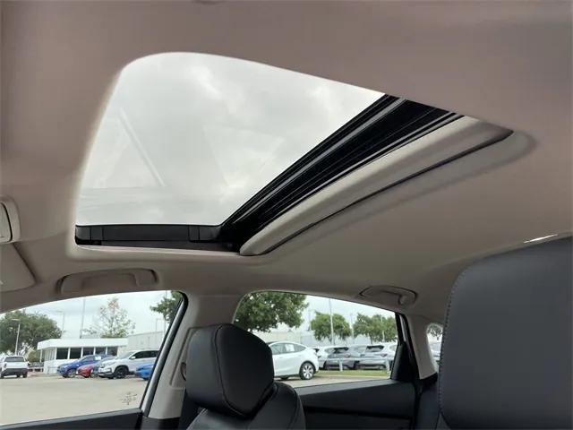 Photo of 2025 Platinum White Pearl Honda Accord Hybrid